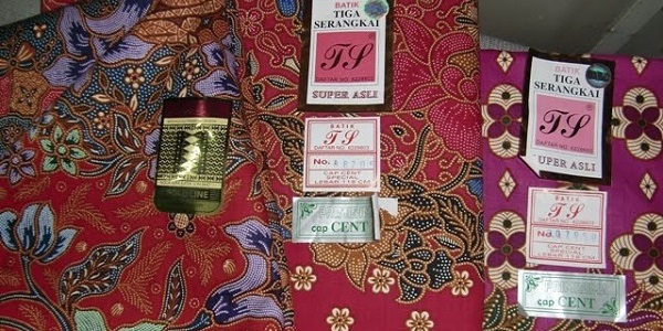 PETUA AGAR WARNA KAIN BATIK TIDAK LUNTUR