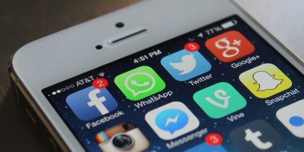 WHATSAPP KETIKA KHUTBAH JUMAAT