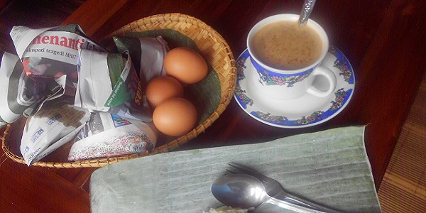 Tindakan Undang-Undang Akan Dikenakan Jika Guna Kertas Bercetak Bungkus Makanan.JPG