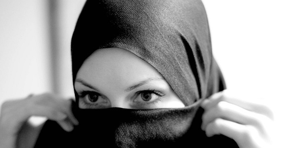 Kelonggaran Aurat Wanita Di Rumah.jpg