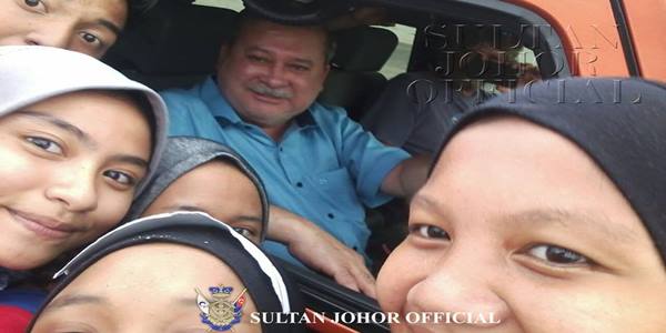 sultan johor belanja kfc kepada pelajar