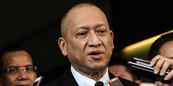 Nazri Minta Najib Ikut Tun M, Jauhkan Diri Dari UMNO