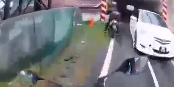 vios lawan arus